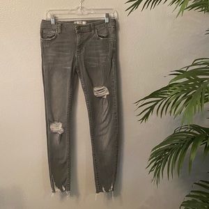 👖♥️FREE PEOPLE Woman’s Gray Distressed Jeans Size 26